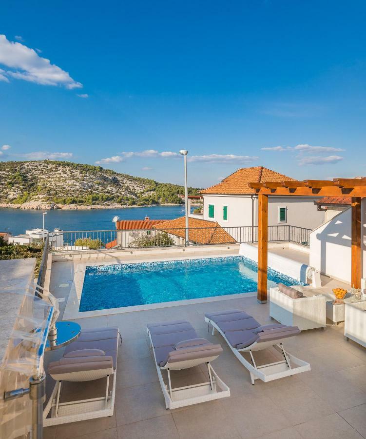 Villa Diomedes With The Sea View And The Pool Rogoznica  Extérieur photo