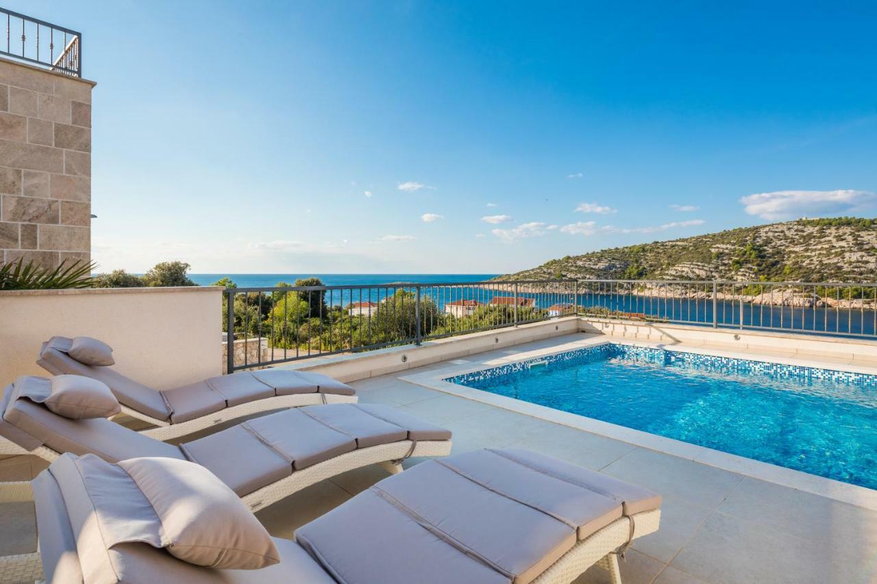 Villa Diomedes With The Sea View And The Pool Rogoznica  Extérieur photo