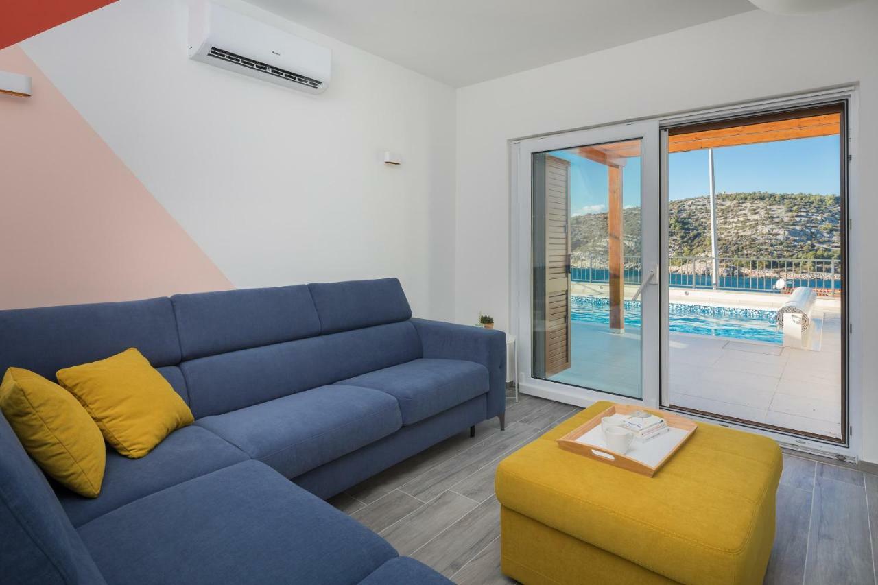 Villa Diomedes With The Sea View And The Pool Rogoznica  Extérieur photo