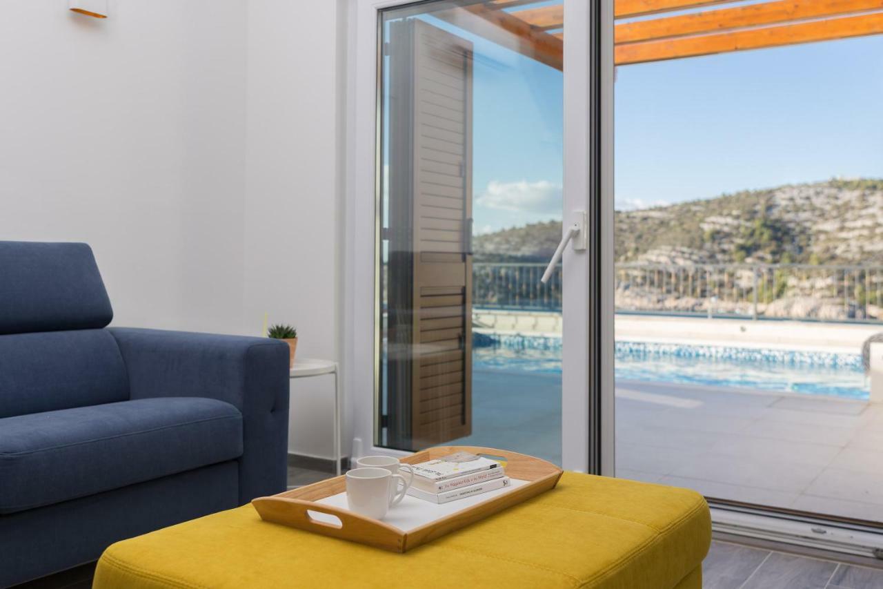 Villa Diomedes With The Sea View And The Pool Rogoznica  Extérieur photo